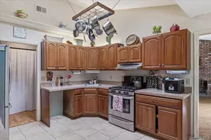 10 Calico Tree Ln, Coram, NY 11727 - Photo 8