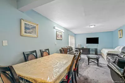 144-55 Melbourne Ave #2E, Flushing, NY 11367 - Photo 1