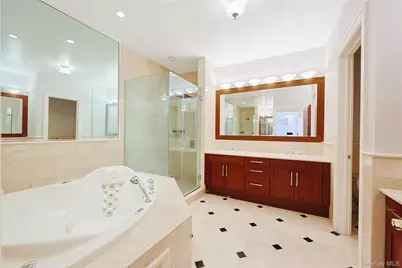 14 Belvedere Court, North Hills, NY 11030 - Photo 20