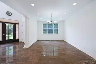 14 Belvedere Ct, North Hills, NY 11030 - Photo 8