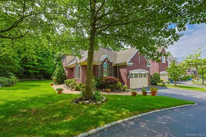 14 Belvedere Court, North Hills, NY 11030 - Photo 42