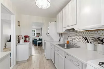 6116 Little Neck Parkway #936, Little Neck, NY 11362 - Photo 14