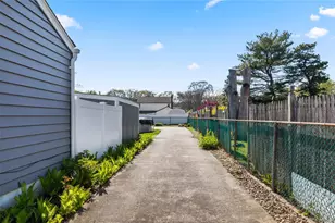 1080 Bay Shore Ave, Bay Shore, NY 11706 - Photo 20
