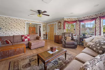 25 Bolton Street, Lindenhurst, NY 11757 - Photo 14