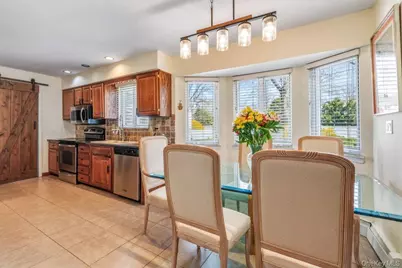 18 Lincoln Avenue, Dix Hills, NY 11746 - Photo 14