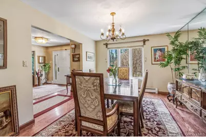 18 Lincoln Avenue, Dix Hills, NY 11746 - Photo 12