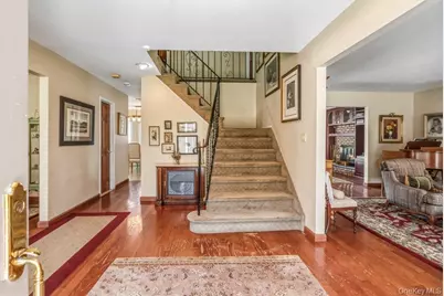 18 Lincoln Avenue, Dix Hills, NY 11746 - Photo 6