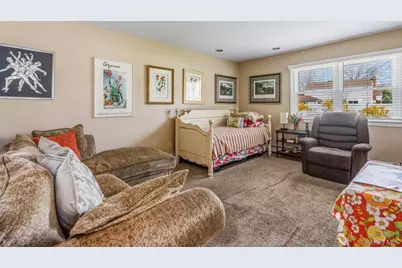 18 Lincoln Avenue, Dix Hills, NY 11746 - Photo 28