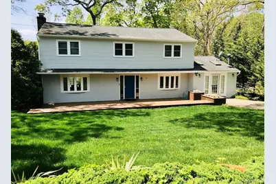 41 Columbine Avenue N, Hampton Bays, NY 11946 - Photo 2
