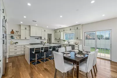 172A Harvard Street, Westbury, NY 11590 - Photo 8