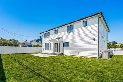 172A Harvard Street, Westbury, NY 11590 - Photo 32