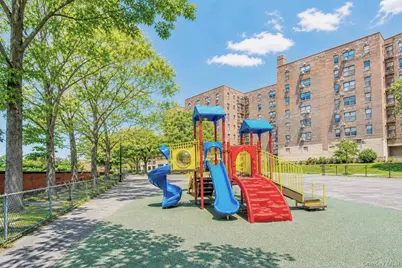 13916 28 Road #Z, Flushing, NY 11354 - Photo 12