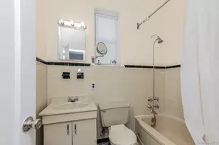 429 E 238th St, Bronx, NY 10470 - Photo 18