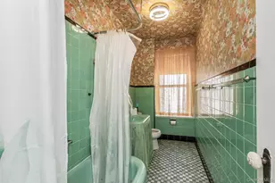 429 E 238th St, Bronx, NY 10470 - Photo 12