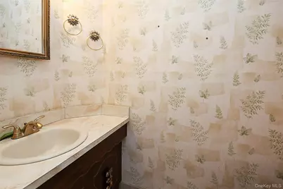 2410 Farmers Avenue #16, Bellmore, NY 11710 - Photo 14