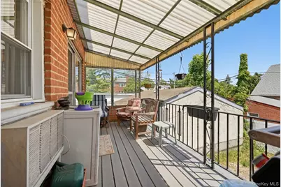 26505 Hillside Avenue, Floral Park, NY 11004 - Photo 20