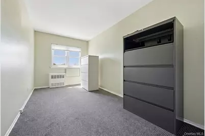 26505 Hillside Avenue, Floral Park, NY 11004 - Photo 12