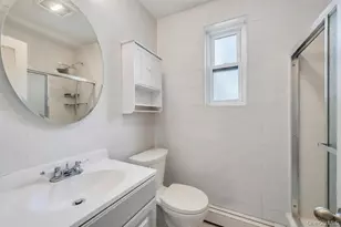261-10 Langston Ave, Glen Oaks, NY 11004 - Photo 14