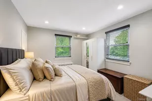 261-10 Langston Ave, Glen Oaks, NY 11004 - Photo 10