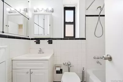 102-12 65th Avenue #C35, Forest Hills, NY 11375 - Photo 22
