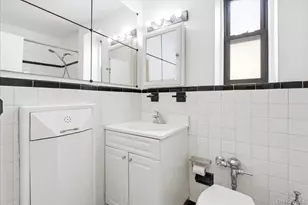 102-12 65th Ave, Forest Hills, NY 11375 - Photo 22