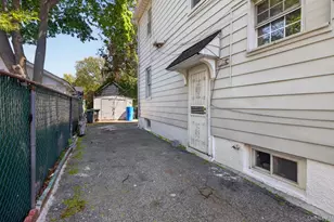 188-11 Dunkirk Dr, Jamaica, NY 11412 - Photo 30