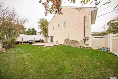4025 Boston Avenue, Seaford, NY 11783 - Photo 20