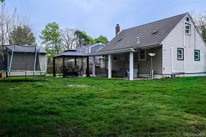 7 Oak Street, Brentwood, NY 11717 - Photo 4