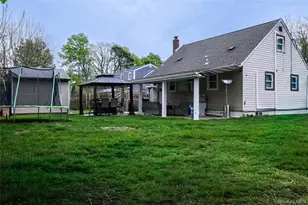 7 Oak St, Brentwood, NY 11717 - Photo 4