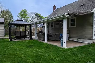 7 Oak Street, Brentwood, NY 11717 - Photo 6