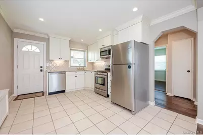812 Swinton Avenue, Bronx, NY 10465 - Photo 6
