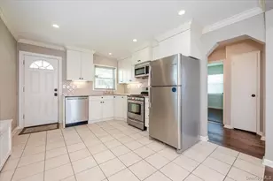 812 Swinton Ave, Bronx, NY 10465 - Photo 6