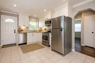 812 Swinton Ave, Bronx, NY 10465 - Photo 4