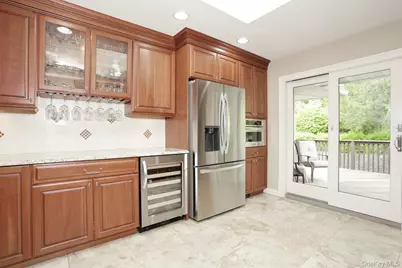 8 Medford Place, Nanuet, NY 10954 - Photo 10