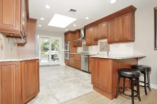 8 Medford Pl, Nanuet, NY 10954 - Photo 8