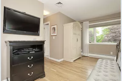 8 Medford Place, Nanuet, NY 10954 - Photo 20