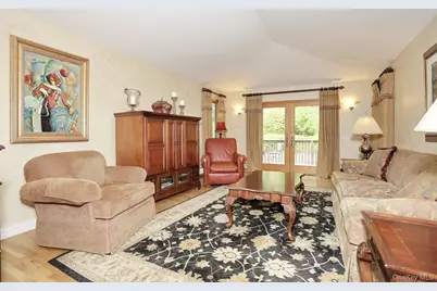 8 Medford Place, Nanuet, NY 10954 - Photo 14