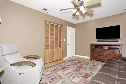 8 Medford Place, Nanuet, NY 10954 - Photo 24