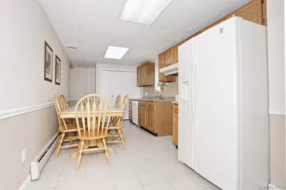 8 Medford Place, Nanuet, NY 10954 - Photo 32