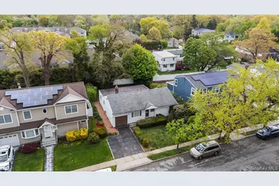 933 Dana Avenue, Valley Stream, NY 11580 - Photo 16