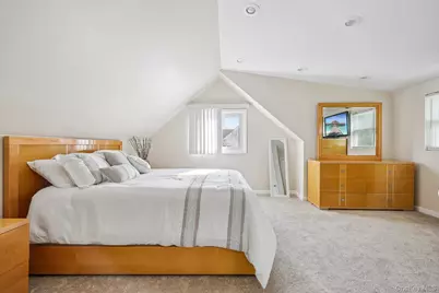 7 Bowden Drive, Huntington Station, NY 11746 - Photo 18