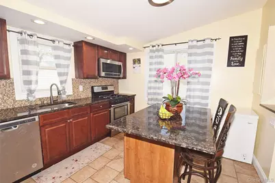 130 Winganhauppauge Road, Islip, NY 11751 - Photo 24