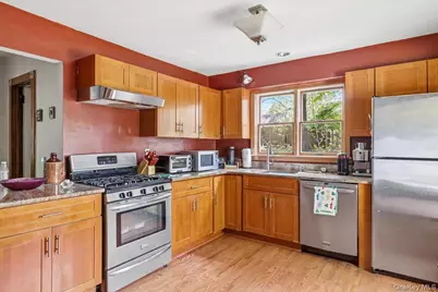 7 Amagansett Drive, Sound Beach, NY 11789 - Photo 10