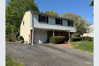 5 Broadhurst Street, Port Jefferson Station, NY 11776 - Photo 2