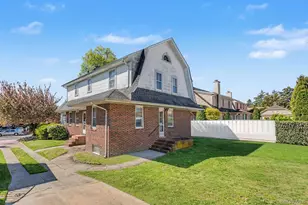 27 Center Dr, Whitestone, NY 11357 - Photo 4