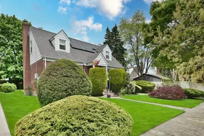 246-35 85th Road, Bellerose, NY 11426 - Photo 2