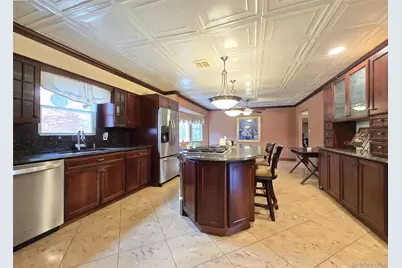 42 Morris Avenue, Farmingville, NY 11738 - Photo 4