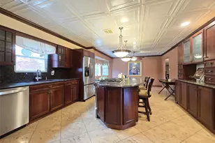 42 Morris Ave, Farmingville, NY 11738 - Photo 4