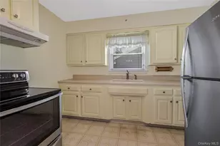 253 Aka 255 Rosedale Rd, Yonkers, NY 10710 - Photo 6