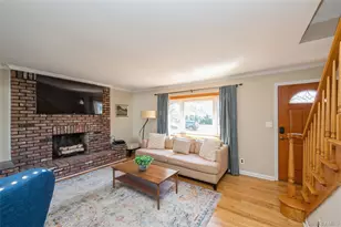 23 Gables Dr, Hicksville, NY 11801 - Photo 6